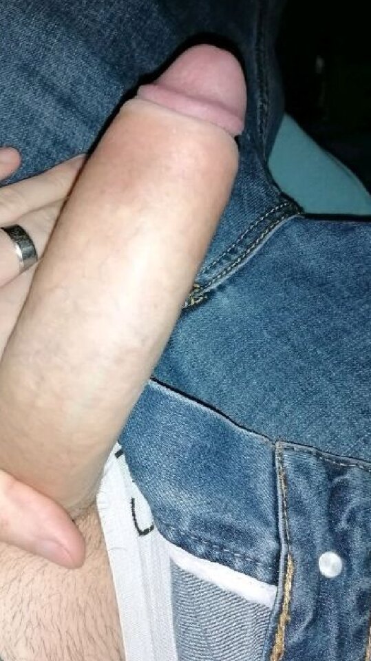 Screenshot_20241021_145239_com.grindrapp.android_edit_6525852926 - Mintrandir