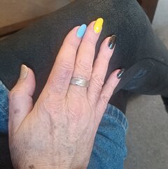 W kolorowym świecie damskiego faceta 💅