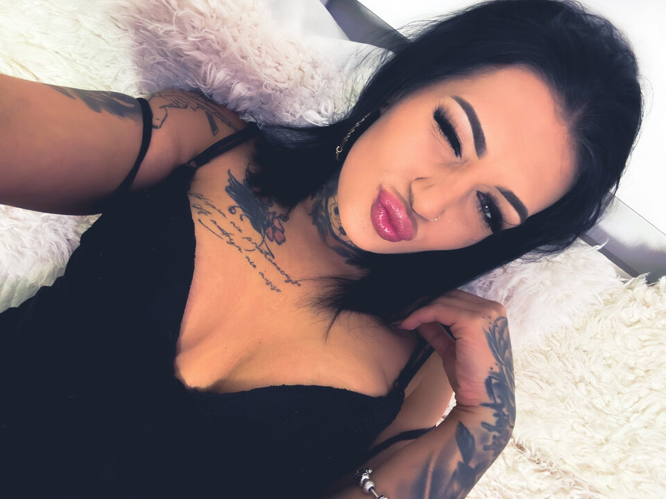 452552E3-CB96-4819-9380-74A91A1F6FD6.jpeg - HabibiNiki