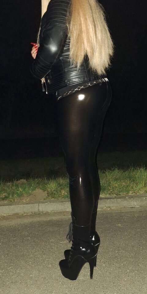 20241019_223247 (1).jpg - RoksanaiNikol