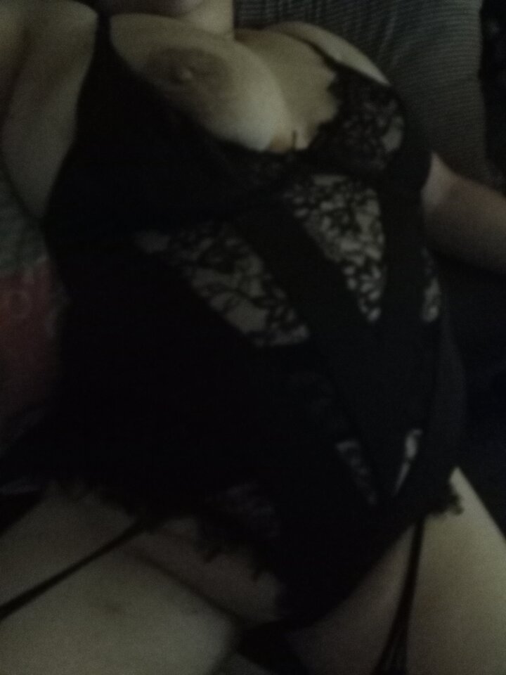 Ktoś chętny żeby zerznac mnie na oczach męża - M88K82