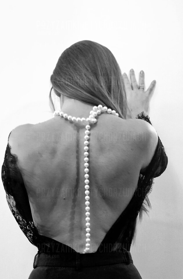 #1.jpg - PrzyZamknietychDrzwiach