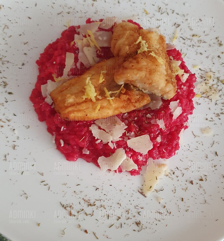 Risotto buraczane na parmezanie w płatkach i filecie rybnym z d - Adminki