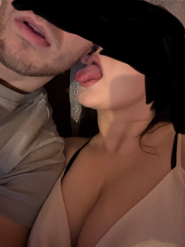 CuriousCouple69