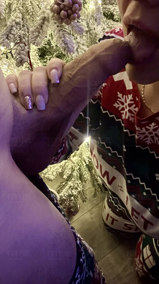 Wesołych świąt 😈🎄 - Pinkygirl