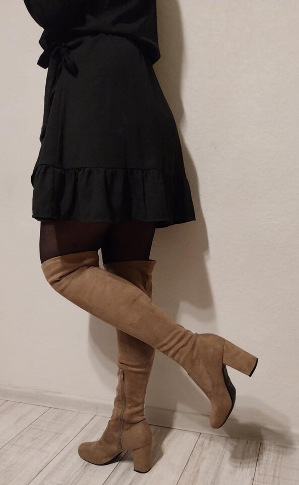 Zamszowe, długie, jasne kozaki rozm 40 - Szpileczkowa84