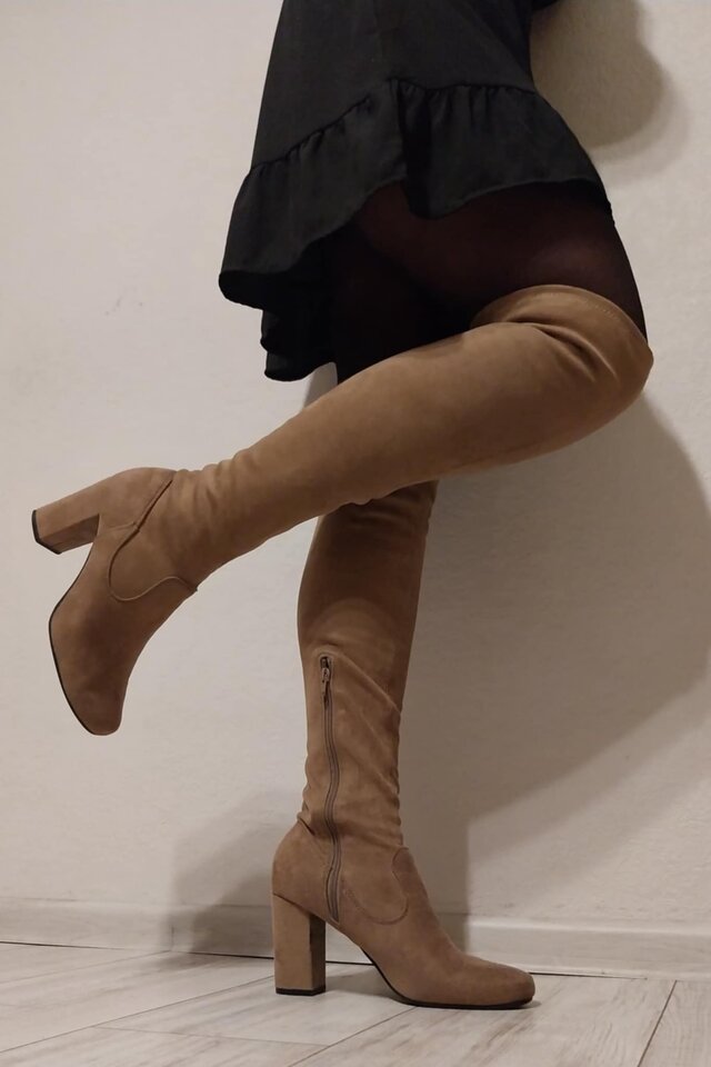 Zamszowe, długie, jasne kozaki rozm 40 - Szpileczkowa84