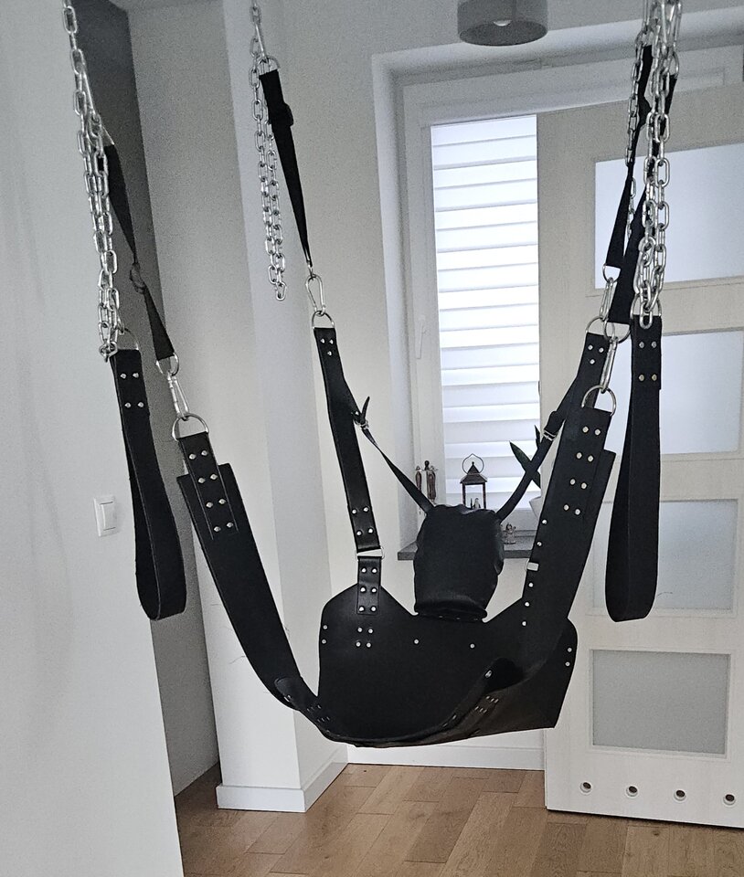 20241229_Kto wpada potestowac hustawke?102840_001.jpg - Para3miasto2000