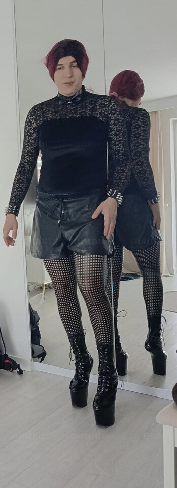 1000001525.jpg - Adriennecross