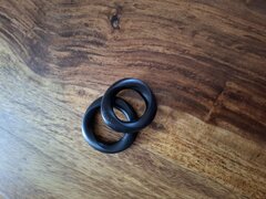 Może jakaś pani pomoże założyć, przymierzyć? Zapraszam