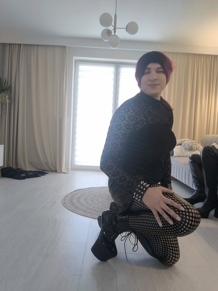 1000001173.jpg - Adriennecross