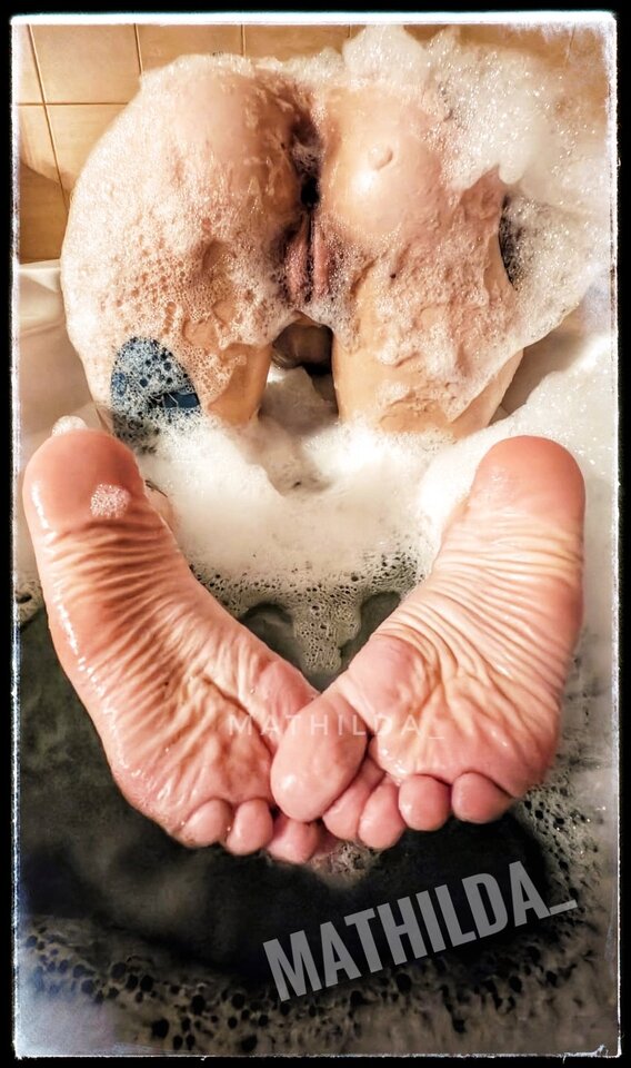 Bath time. - Mathilda_