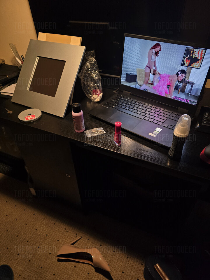 Klimacik podczas pindrzenia musi być, hihihi 🤭🤭☺️ - tgfootqueen