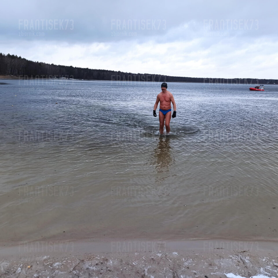 Ktoś ma ochotę na kąpiel w jeziorku?? - Frantisek73