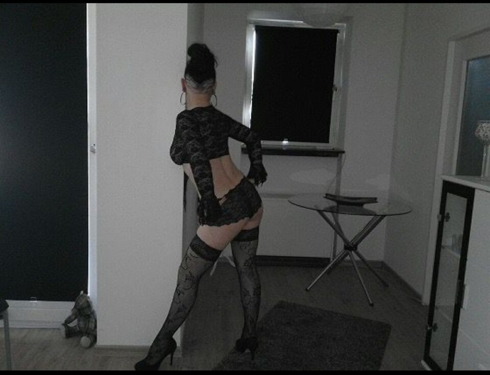 Screenshot_2025-01-23-20-23-58-914_com.miui.gallery-edit.jpg - ReifeFrau