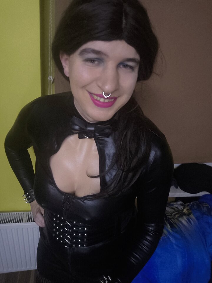 1000002381.jpg - Adriennecross