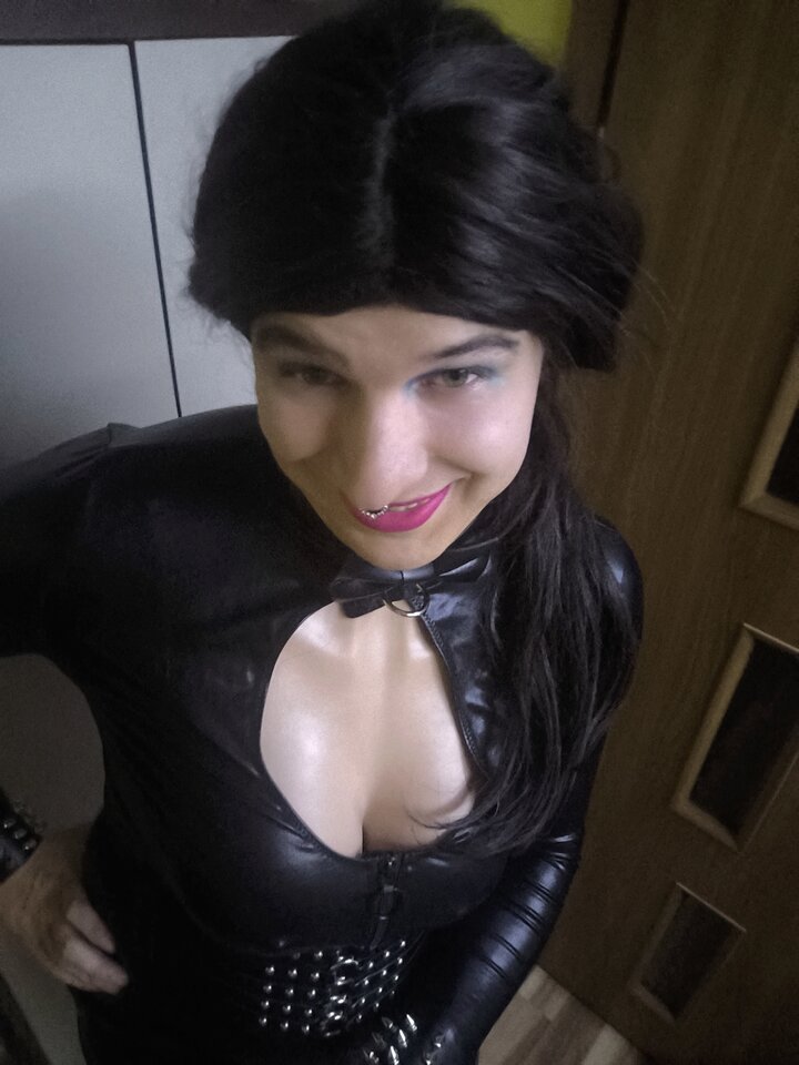 1000002376.jpg - Adriennecross