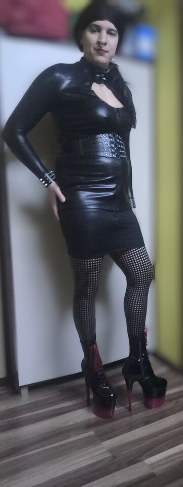 1000002385.jpg - Adriennecross