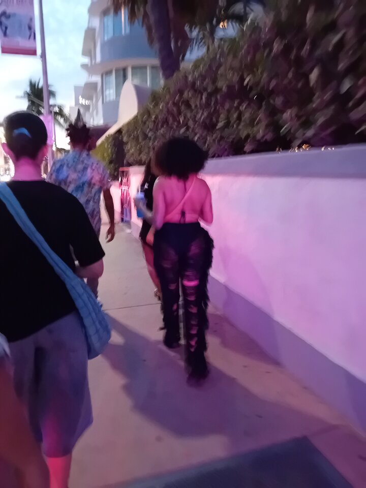 1000060430.jpg - lickemydick