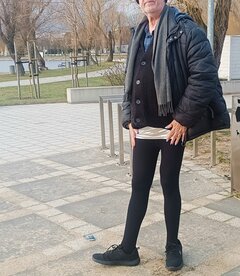 Na spacerze w miejskim parku nad jeziorem.... 👄💅👙