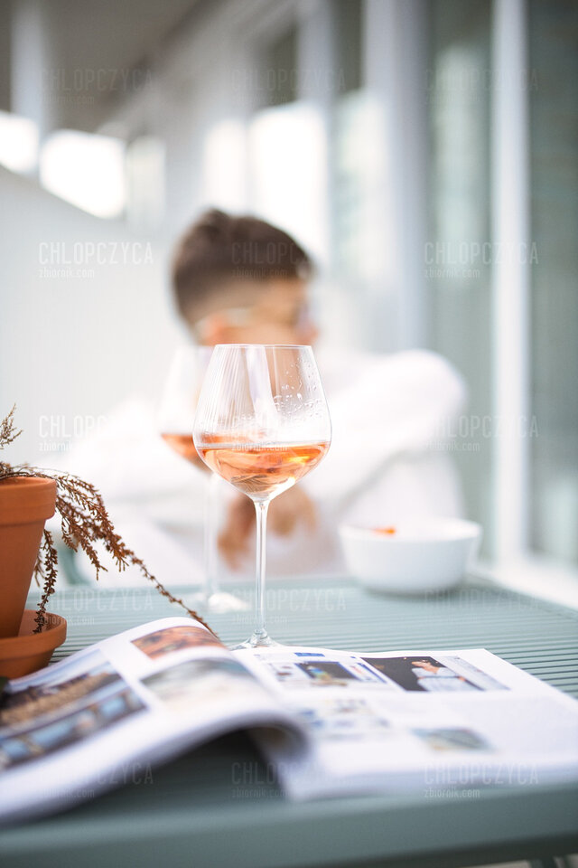 A tak zwyczajnie przy lampce wina:P - chlopczyca