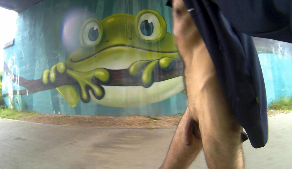 _143815A.mp4_snapshot_02.22_[2023.08.29_17.32.06].jpg - Krzysztof_cfnm