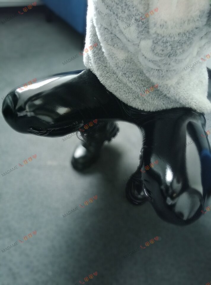 To ja sobie przycupne i poczekam na walentynkę ❤️🎁💋 - MadameVeut