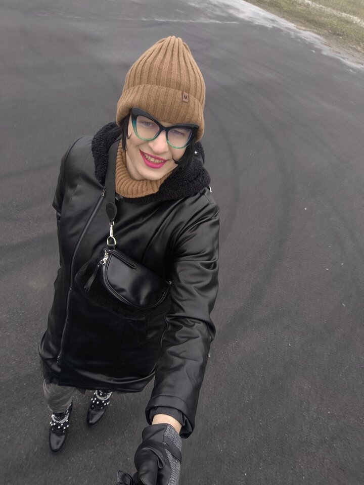 1000003056.jpg - Adriennecross