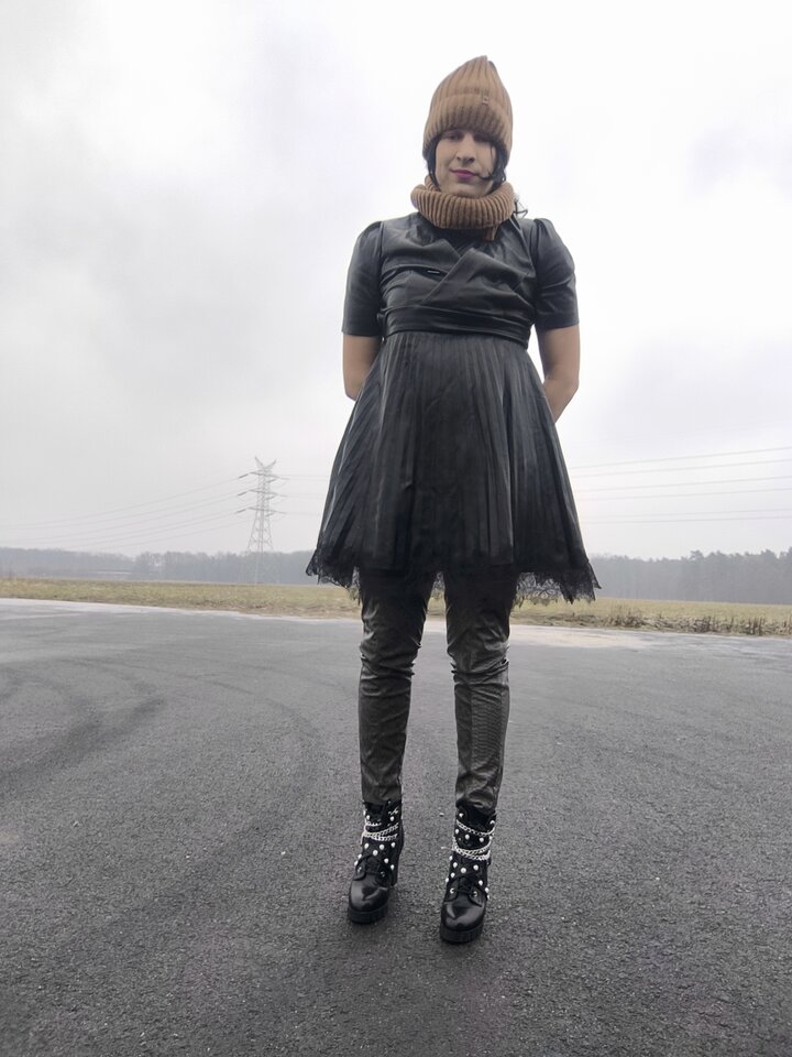 1000003025.jpg - Adriennecross