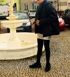 Na zimowym spacerze na rynku pewnego miasta... 👄😎