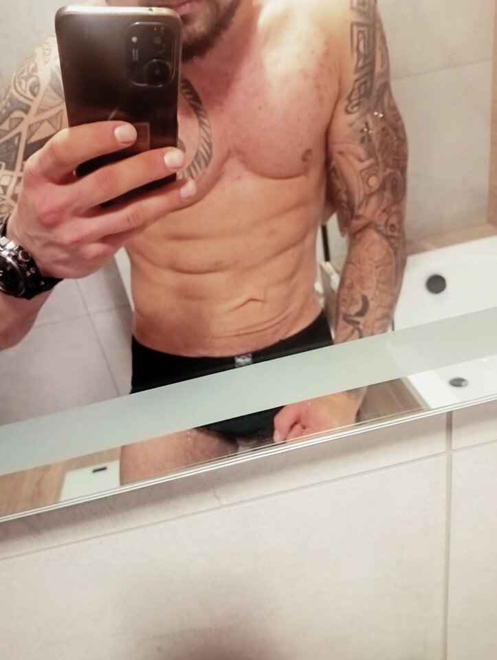 1000011476.jpg - Gryzzly151