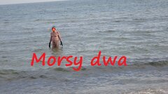 Pozuję do zdjęcia.