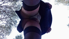 a pod spódniczką ...