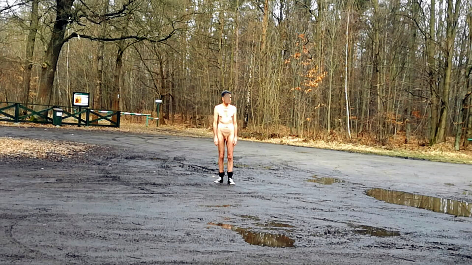 REPTY - parking leśny 20250225_1254.mp4_snapshot_00.57_[2025.02 - Krzysztof_cfnm