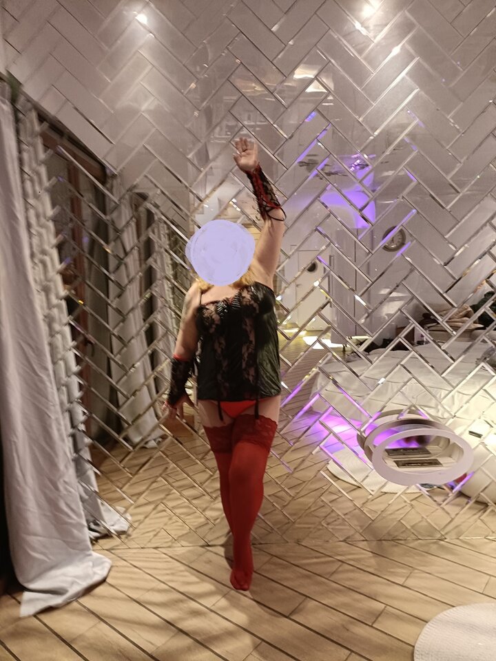 przy lustrze.jpg - RealneMalzenstwo3647