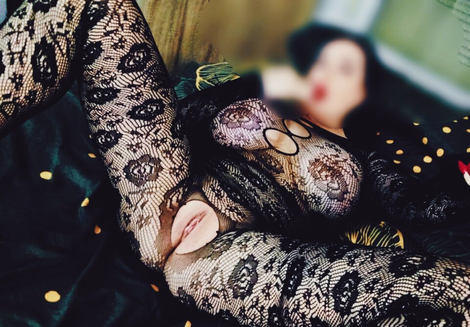 Rozłożenie w nowym wdzianku 🖤 - Prawdziwa_Milf