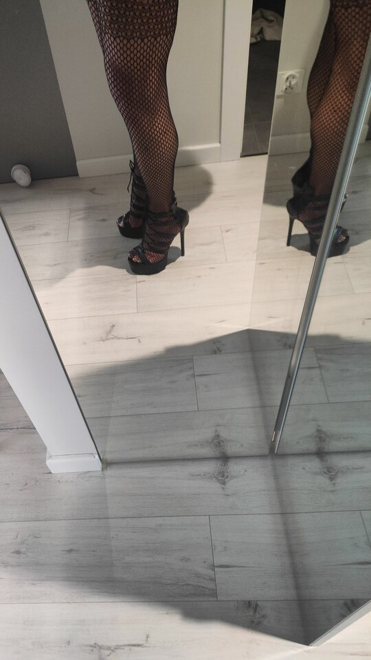 1000005444.jpg - paulstarkface