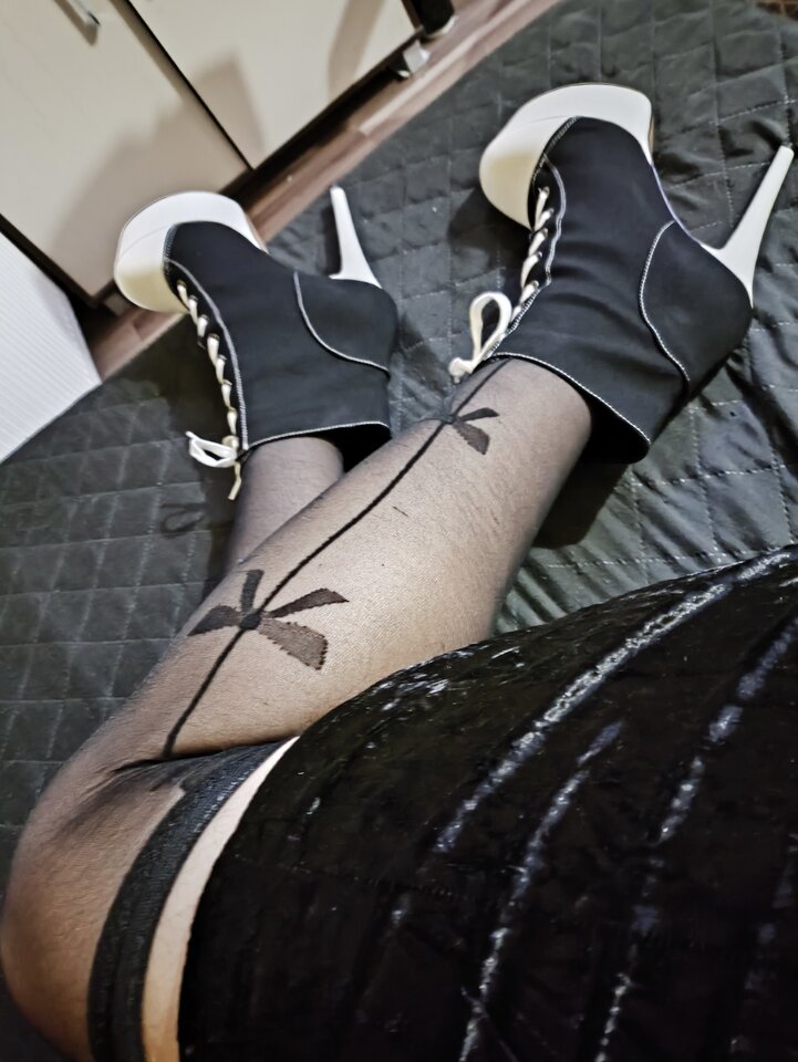 1000004179.jpg - Adriennecross