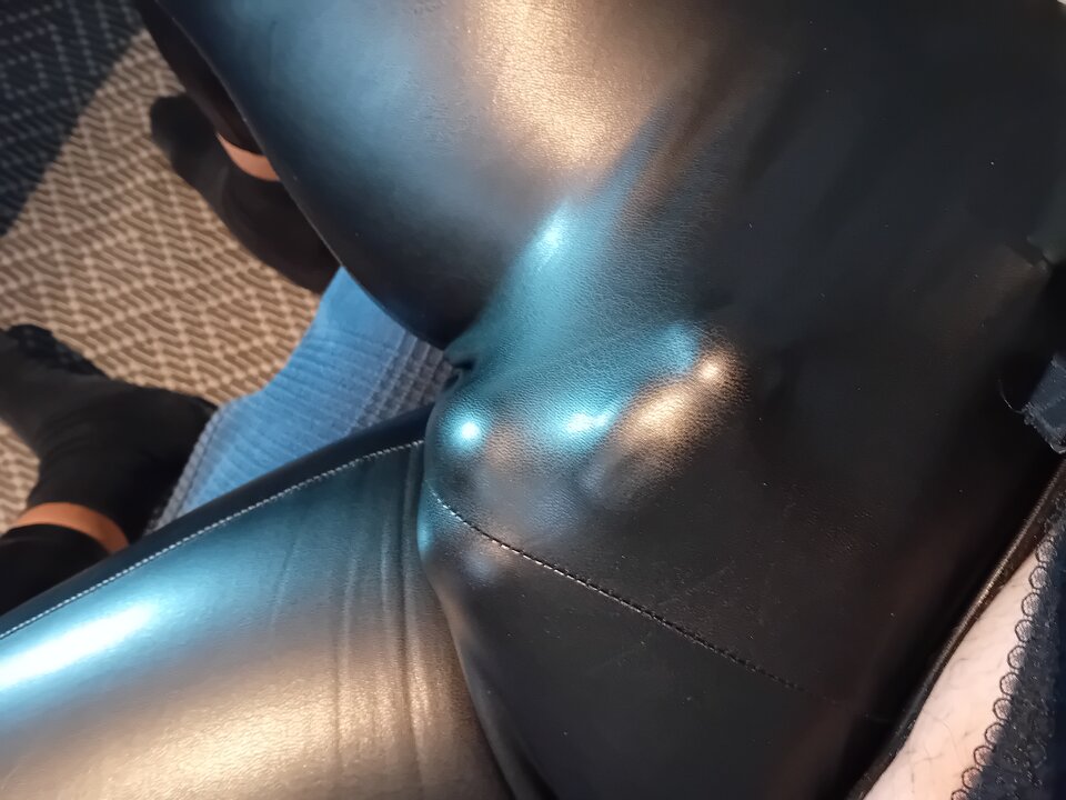 1000066328.jpg - lickemydick