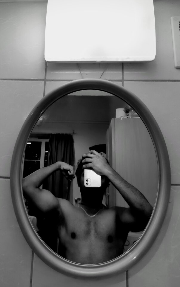 1000163939.jpg - Moonshot03