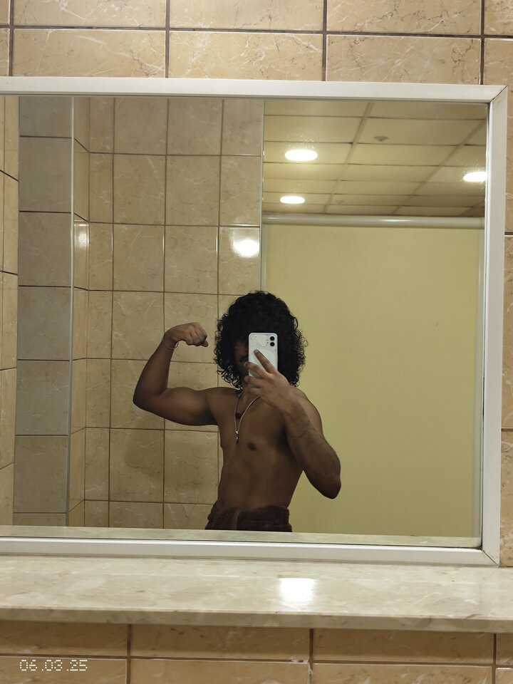 1000160274.jpg - Moonshot03