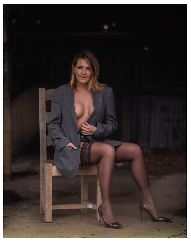 126m.jpg - metalcfcouple