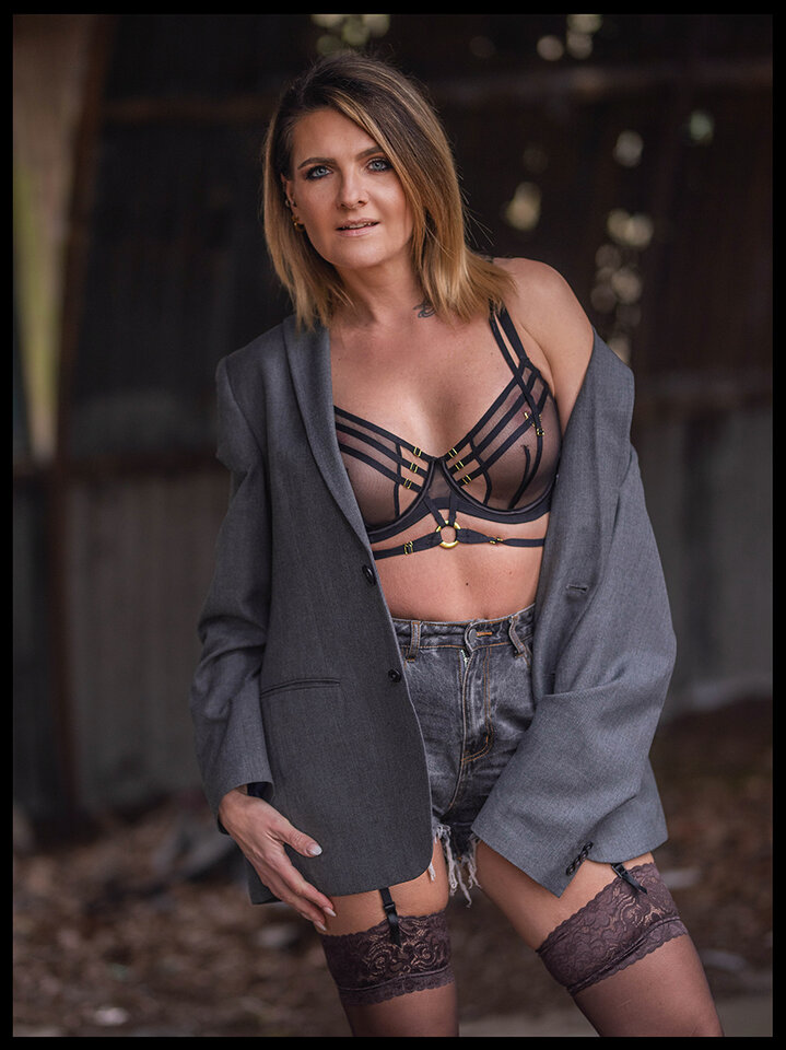 163m.jpg - metalcfcouple