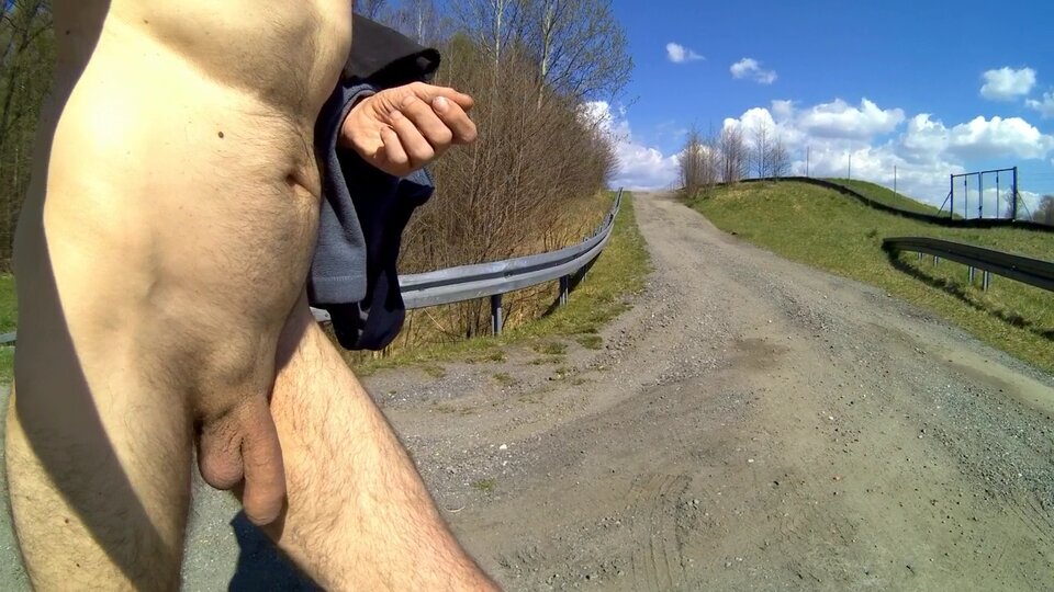WIESZOWA - spacer od parkingu 20250404_1312.mp4_snapshot_02.21.0 - Krzysztof_cfnm