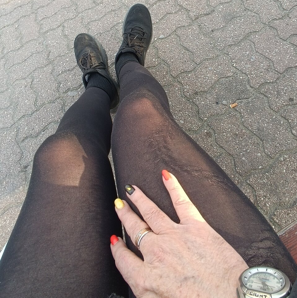 Długie nogi damskiego faceta.... - Gregorja