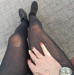 Długie nogi damskiego faceta....