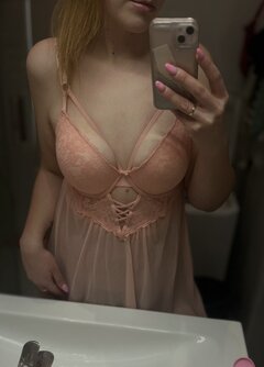 🙋‍♀️👑🩷