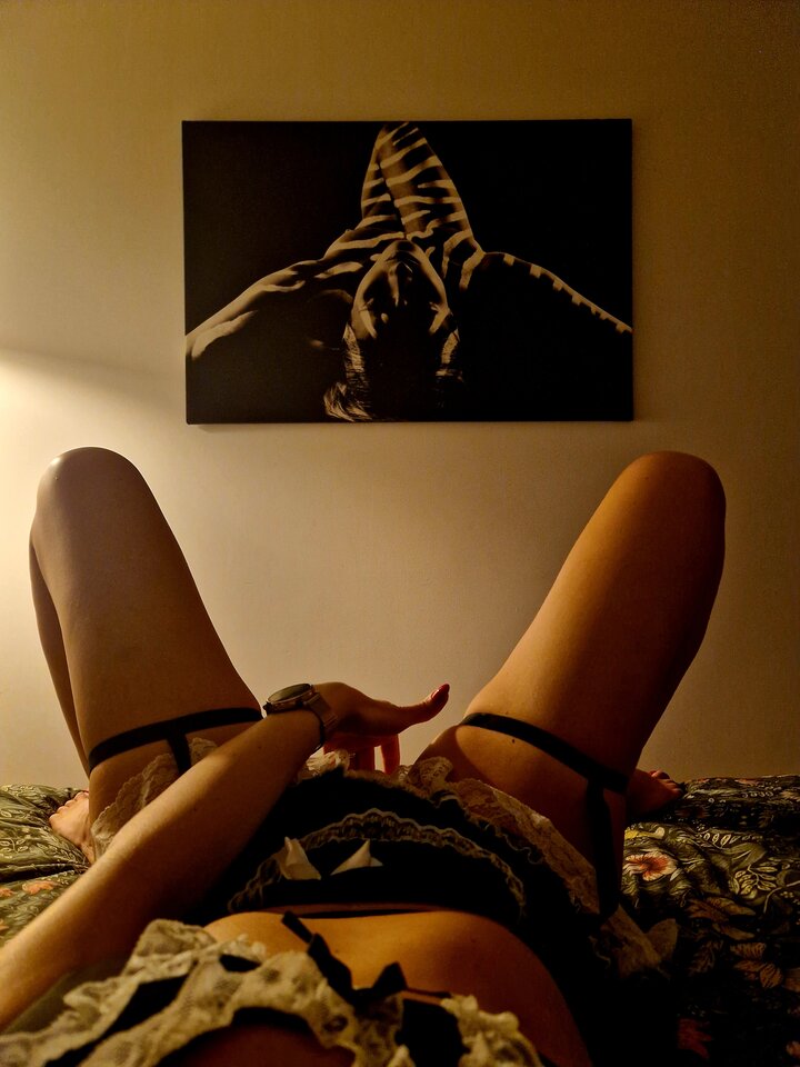 Idzie raczek... nieboraczek. Jak ugryzie będzie znaczek! 🖤 - EroticECHO