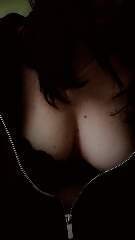 1520e9e4-8080-4e13-a3ae-e245769e63fb-1_all_698.jpg - parakrk_