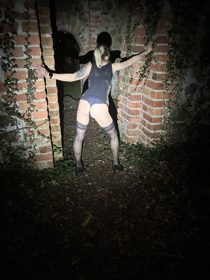 Messenger_creation_C9968296-5307-4468-B3AD-C6652A7C09B1.jpeg - HotAna81